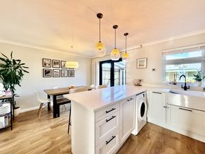 Photo 18- click for photo gallery